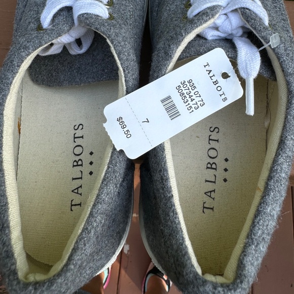 PRICE DROP!! TALBOTS Womens Gray Sneakers- NWT-NEVER WORN-size 7M - Picture 3 of 12